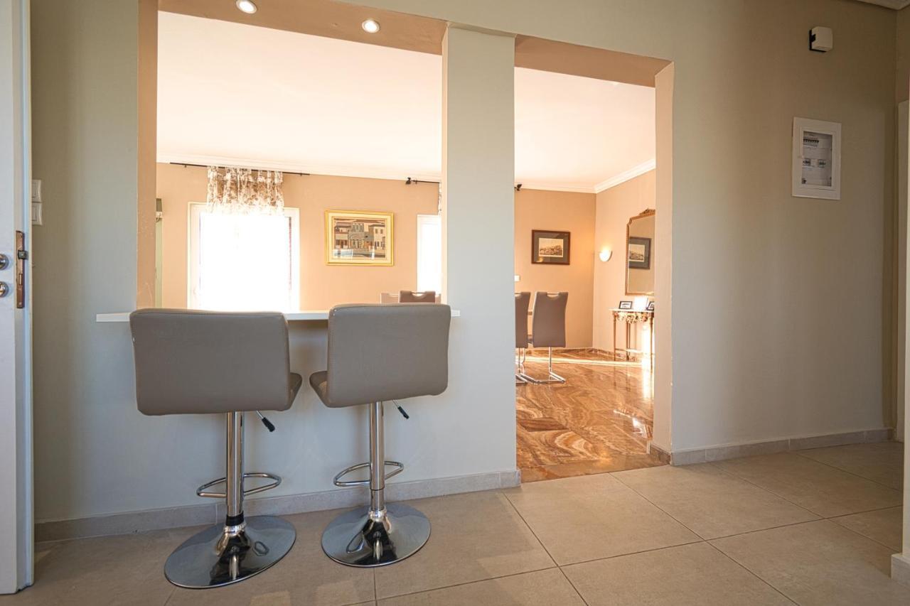 Elegant Flat Marousi District Apartamento Atenas Exterior foto